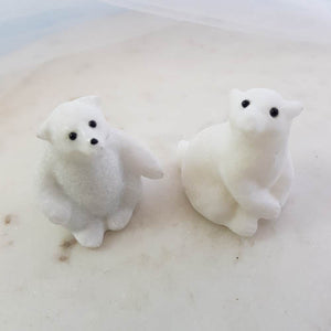 White Calcite Polar Bear (assorted. approx. 5x3.5-4.9x2.5-4.5cm)