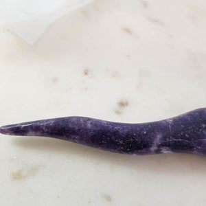 Lepidolite Mystical Creature Wand (approx. 19x5x3cm)