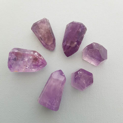Amethyst Polished Point (assorted. approx. 3.4-4.5x1.2-2.1x1.4-1.9cm)