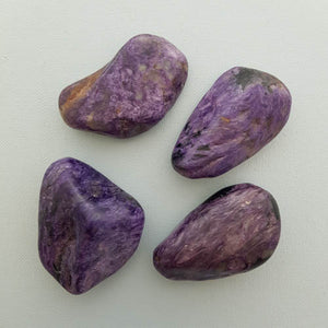 Charoite Free Form (assorted. approx. 4.1-5.3x6.5-6.8x1.7-3.5cm)