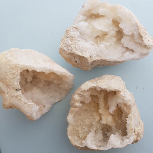 Quartz Geode Piece (assorted. approx. 14-15x11-14cm)