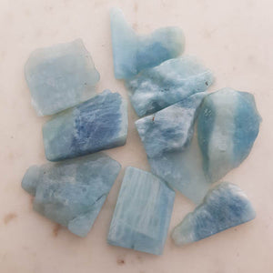 Aquamarine Polished Slab (assorted. approx. 3.3-6.2x2.2-4.4x0.4-1.7cm)