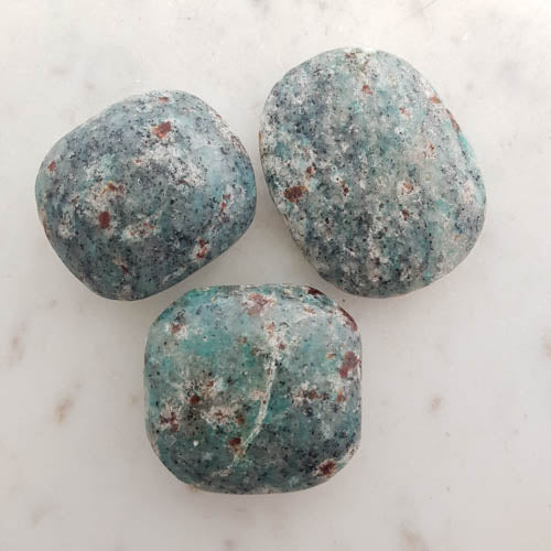 Amazonite, Biotite & Quartz Palm Stone (assorted. approx. 5.3-6.8x4.5-5.1cm)