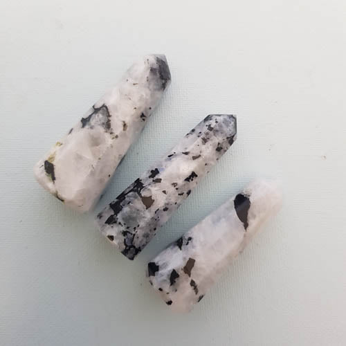 Rainbow Moonstone Polished Point (assorted. approx. 6-6.5x2-2.5x2-2.5cm)