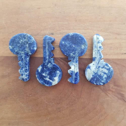 Sodalite Key (assorted. approx. 5x2.7x1cm)