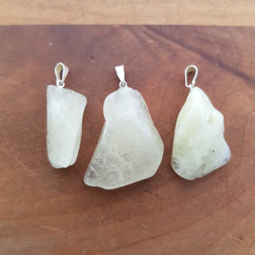 Sulphur Quartz Pendant (assorted. silver metal bale)