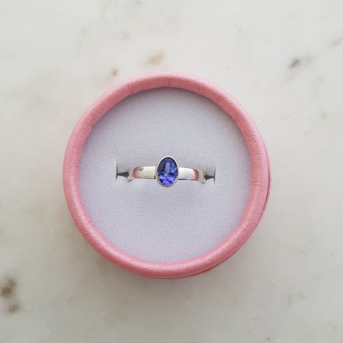 Tanzanite Ring (sterling silver. size 8)