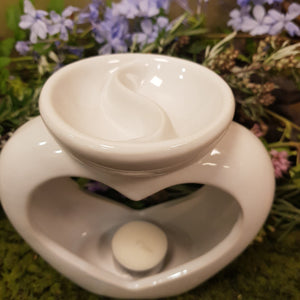 White Ceramic Heart Shaped Double Dish Oil Burner (approx 15x13.5x9cm)