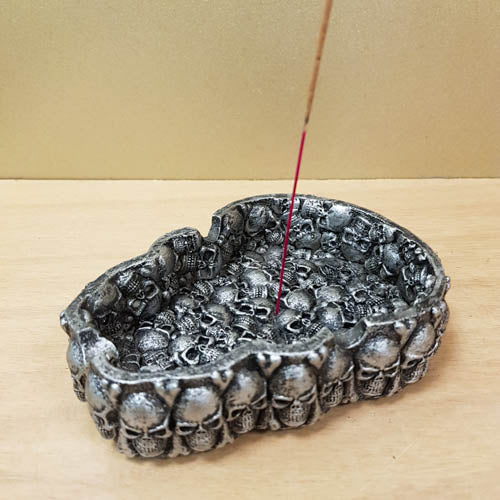 Skulls Incense Holder (approx 13x10x3cm)
