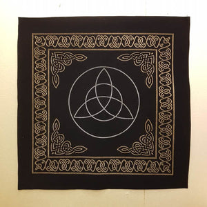 Triquetra Divination Cloth (approx 50x50cm)