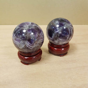 Chevron Amethyst Sphere with Wooden Stand (assorted. approx. 4.7cm diameter)