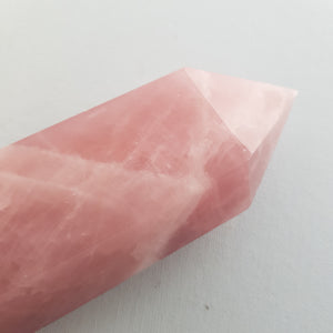 Rose Quartz Point. (approx. 16x6x4.5cm)