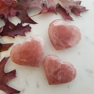 Rose Calcite Heart (assorted. approx. 6.7-6.9x5.8-6x2.3-2.8cm)