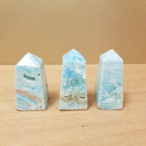 Caribbean Blue Calcite Point (assorted. approx. 6-6.5x2.9-3.3x2.8-3.5cm)