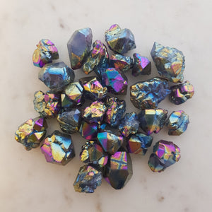 Titanium aka Rainbow Quartz Nugget (assorted. approx. 1.8-3.2x1.4-2.2x1-1.9cm)