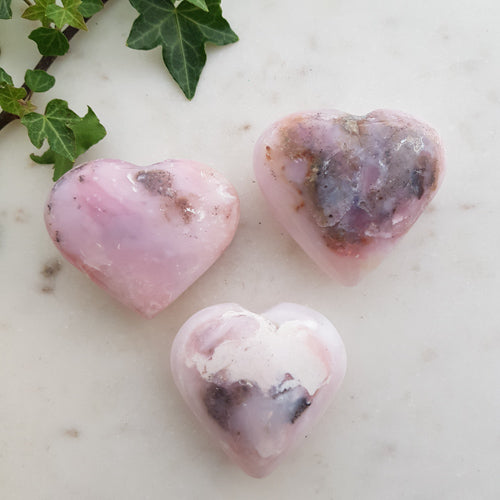 Pink Opal Heart from Peru (assorted. approx. 4.5-4.9x4.8-5.4x2-2.3cm)