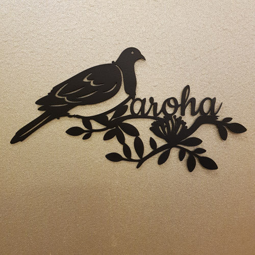 Aroha Kereru/Wood Pigeon Wall Art with Envelope (metal. approx. 20x10cm)