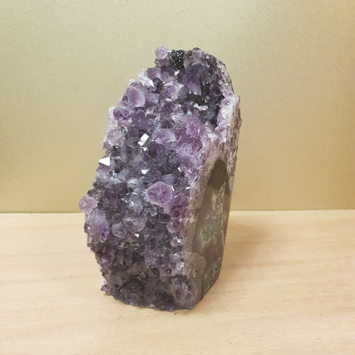 Amethyst Cluster Standing (approx. 18x13x7.2cm)