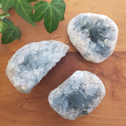 Celestite Cluster/Geode (assorted. approx. 8.3-10.2x5.5-7x4-5cm)