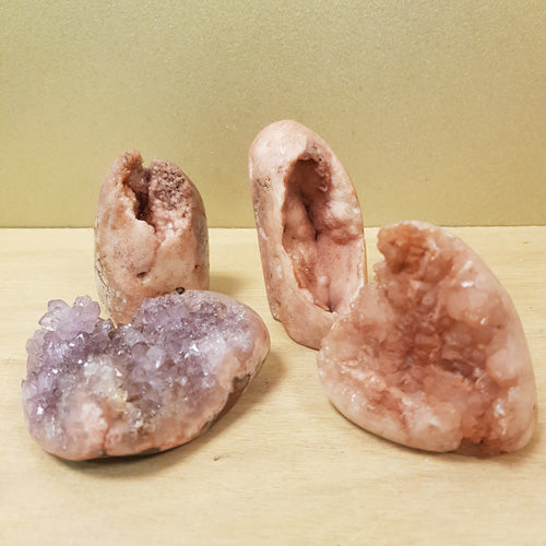 Pink Amethyst Free Form (approx. 6.3x6.2x5.2cm)