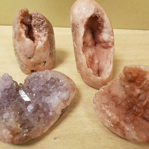 Pink Amethyst Free Form (approx. 6.3x6.2x5.2cm)