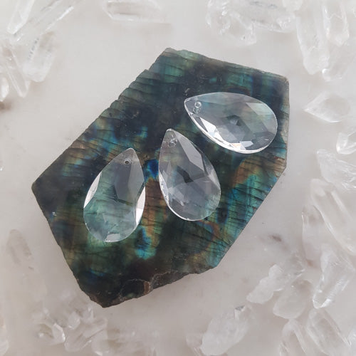 Clear Faceted Glass Tear Drop Prisms (approx. 28x17x9mm)