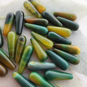 Agate Teardrop Bead (dyed. assorted)