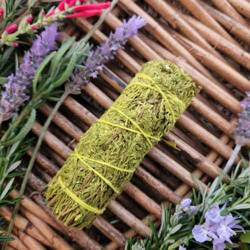 Patchouli Scented Mountain Sage Cleansing & Blessing Stick / Bundle (approx. 10-11cm)