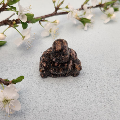 Rhodonite Buddha (assorted. approx. 3x3x2cm)