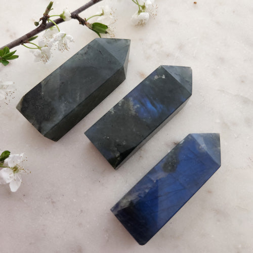 Labradorite Polished Point (assorted. approx. 5.5-7x1.9-2.5x1.4-2cm)