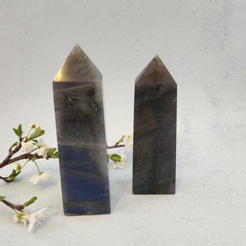 Labradorite Polished Point (assorted. approx. 9.9-10.9x3.2-3.1x2.2-2.6cm)