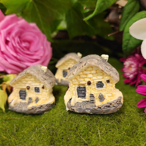 Cream Fairy Garden House (approx. 3x3.5cm)