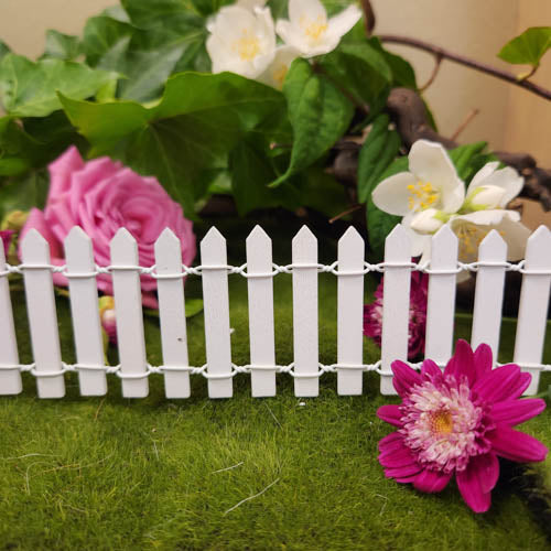 White Picket Fairy Garden Fence (approx. 86x5cm adjustable)