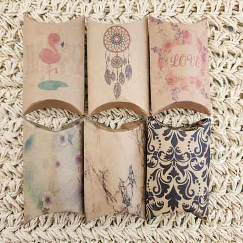 Gift Pillow Pouch (cardboard. assorted designs. 10x5.5cm)