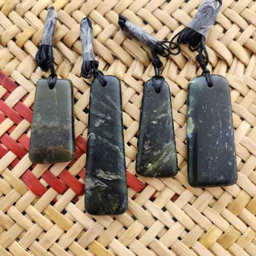 Aotearoa New Zealand Greenstone Pendant (assorted)