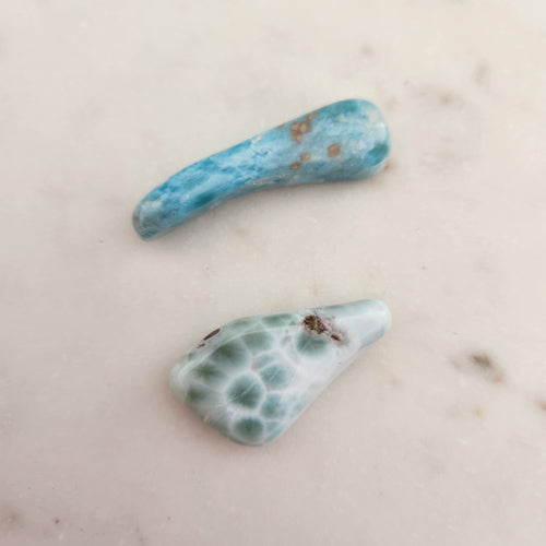 Larimar Polished Free Form (assorted. approx. 4-5x1.5-2x1cm)