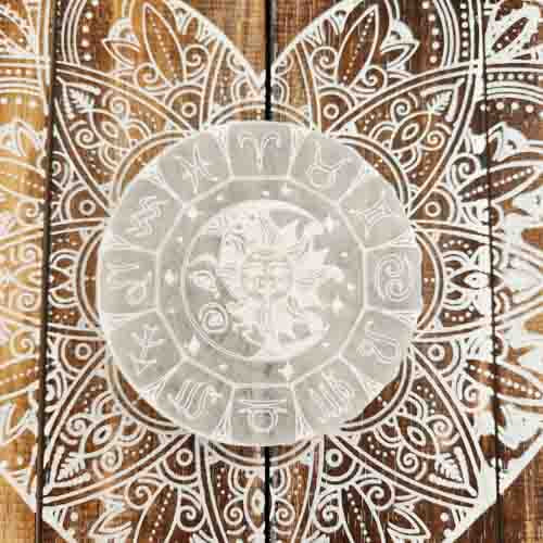 Selenite Zodiac Charging Plate (assorted. approx. 10.2-10.3x1.6cm)