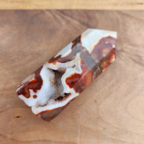 Agate Geode Point (approx. 7.5x3x2cm)