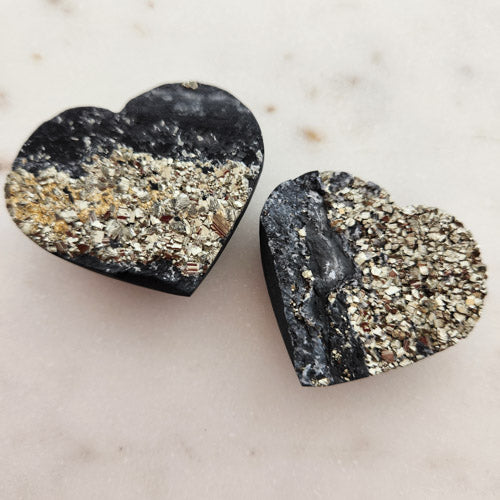 Pyrite on Shungite Heart (assorted. approx. 4.7x5.7-5.7x1.7-2cm)