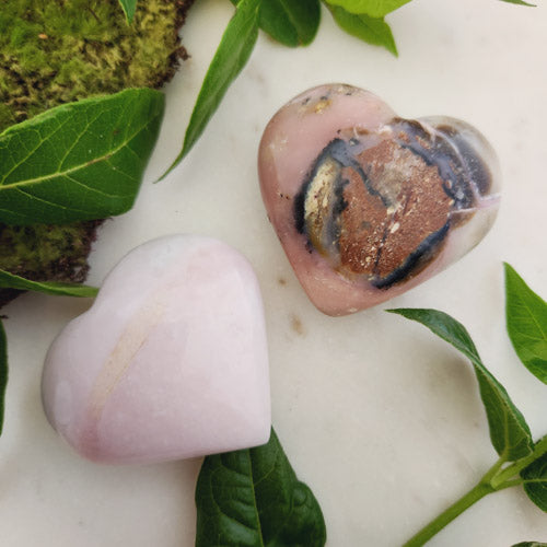 Pink Opal Heart from Peru (assorted. approx. 5.6-5.7x6.3-6.4x2.8cm)