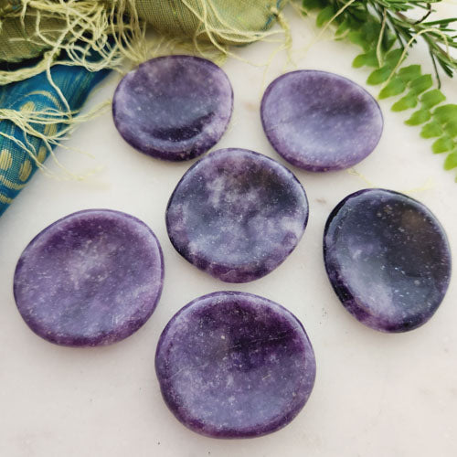Lepidolite Worry Stone (assorted. approx. 4.4-4.8x3.9-4.2cm)
