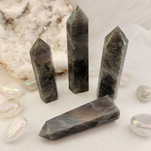 Labradorite Point with Purple Hue (assorted. approx. 7.7-9.7x2.1-3cm)