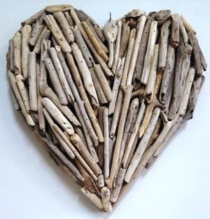 Driftwood Heart. (assorted. approx. 40x40x8cm)