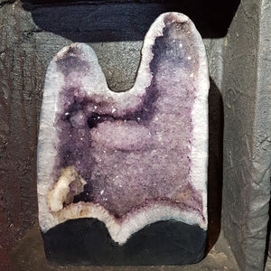 Brazilian Amethyst geode with two peaks, approx. 43×29 cm, premium collector’s crystal