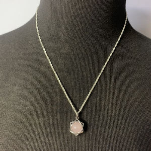 Rose Quartz Star Pendant with Chain. (silver metal)