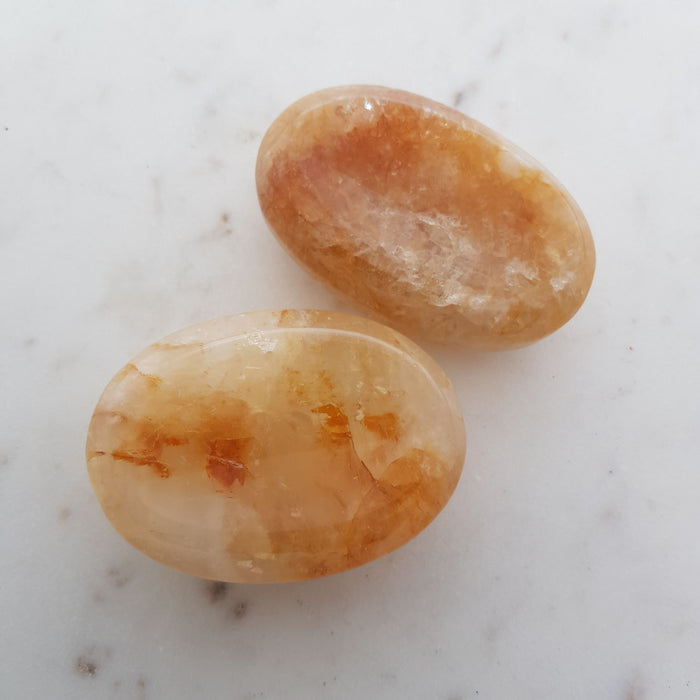 Golden Quartz Worry Stone (large. assorted. approx. 6x4.5x2.5cm)
